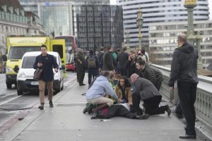 La noche del 3 de junio de 2017, una furgoneta arrolló a una veintena de peatones junto al Puente de Londres. El saldo del atentado ocho muertos y más de 40 heridos.