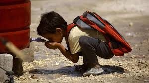 Falta de agua potable amenaza a niños más que la guerra UNICEF