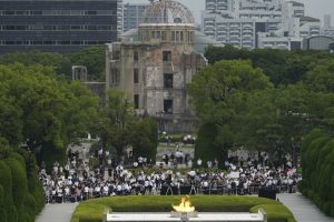 En el Parque Memorial de la Paz de Hiroshima durante la ceremonia del 2020 para recordar el 75 aniversario del bombardeo atómico de EE. UU. el jueves 6 de agosto de 1945.