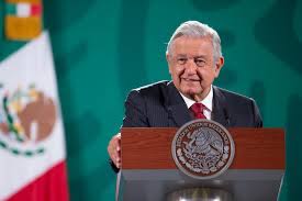 AMLO y la 4T